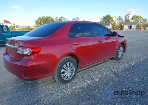 2011 Toyota Corolla Le z USA, uszkodzony, nr VIN 2T1BU4EE0BC635768